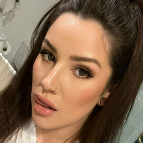 Lunaluvbad perfect pornstar photos