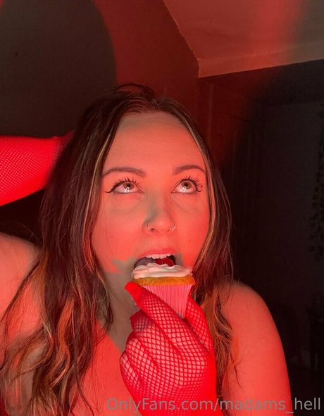 madams hell star top pic