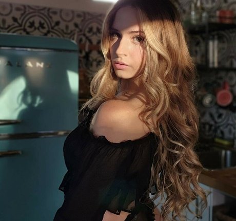 Gillian Aprils nice pornstar photo