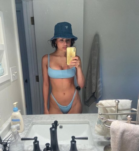 lexieshoaibi naked model photo