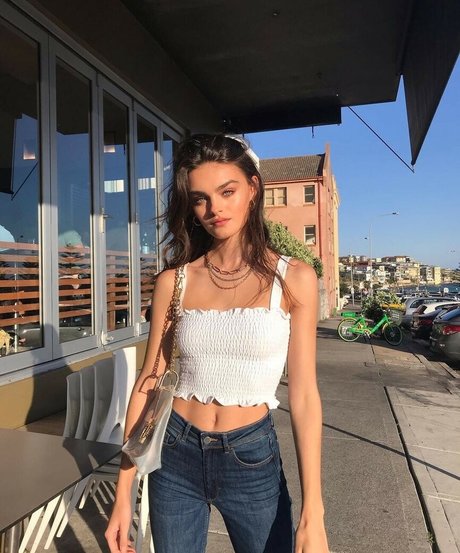 Freya Walton perfect model pic