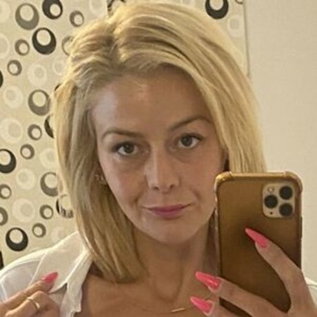 Ladydina16 pretty pornstar photo