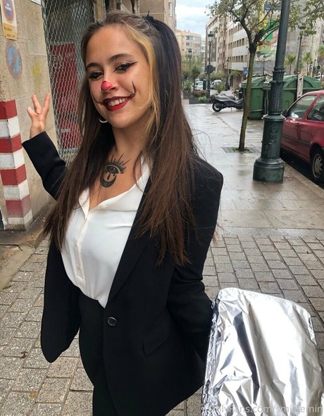 smileemin star nude archive