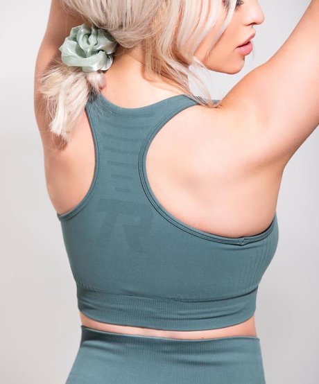 busty mom onlyfans porn pic