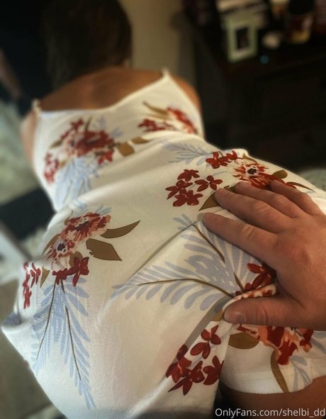 shelbi dd adult model pic