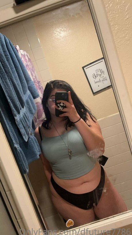 dfuture7786 adult actress img