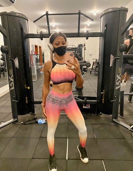 shemale 23cm pornstar adult photos