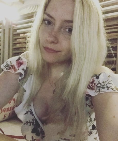 rosy blondbabe nude pornstar pictures