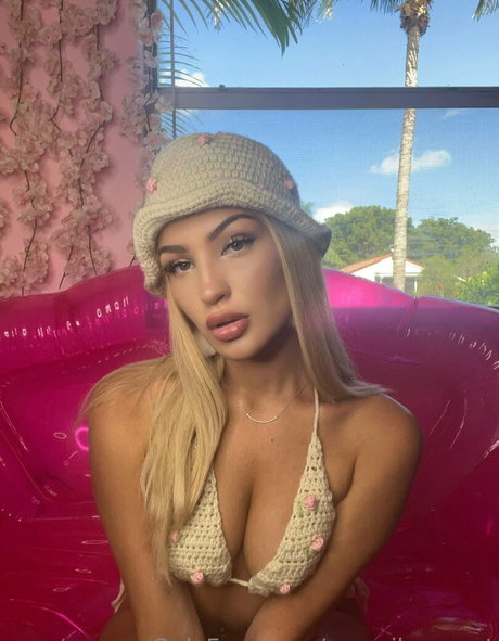 xxxmilamonet beautiful model pic