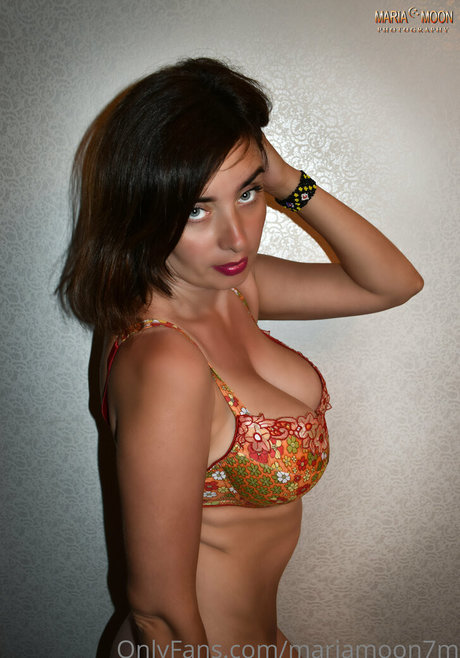 mariamoon7free model pornographic pics