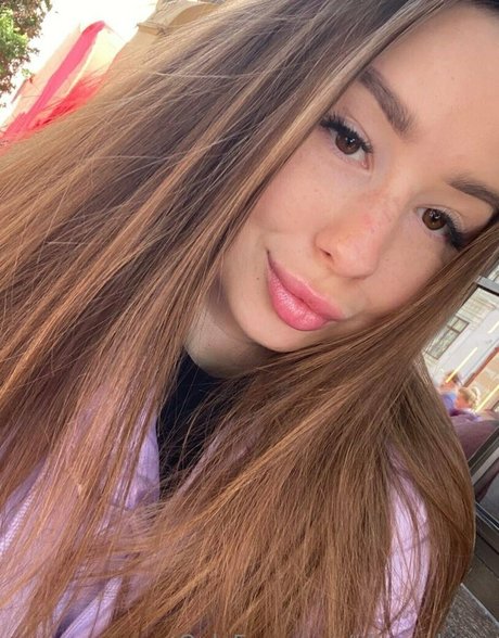 alicee kisss free model images