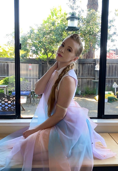 gingerquest art model photo