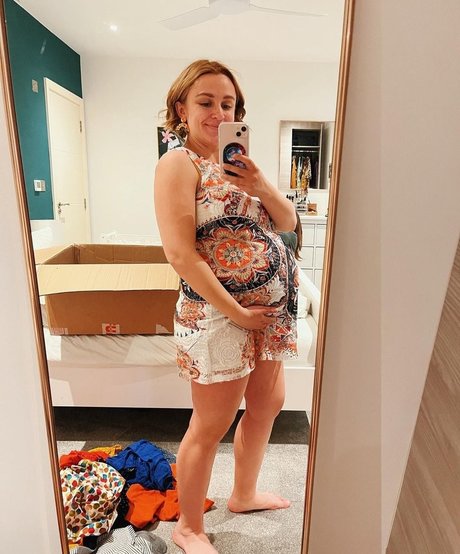 Hannah Witton sexy star gallery