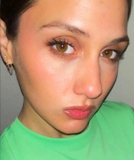 Sabela OT star nice pic