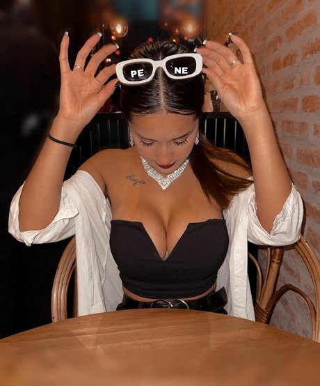 Seleneitor art model picture