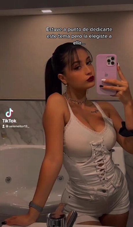 Seleneitor sex model archive