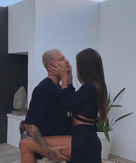 paulagonu pornstar xxx picture