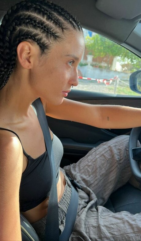 Maria Pedraza exclusive star image