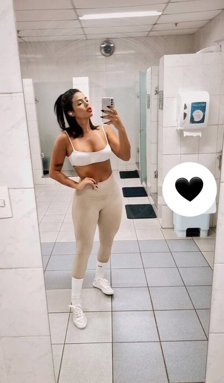 Juju Bellini nude star photos