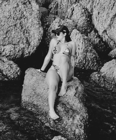 goth asian onlyfans hot sexy pics