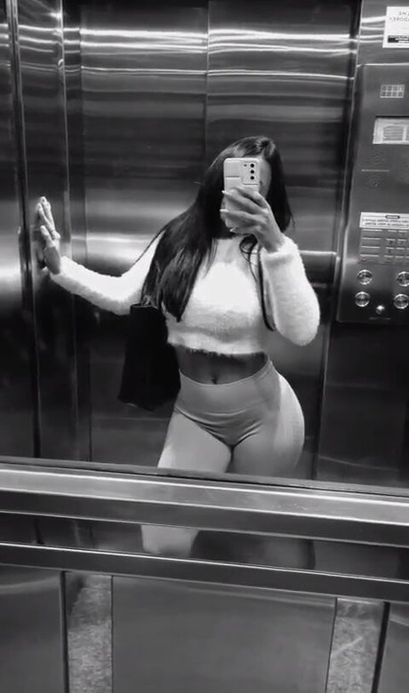 blowjob milf onlyfans sexy photo