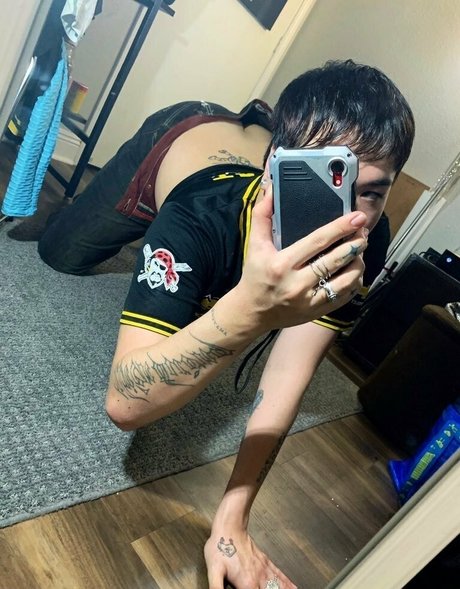 lewdkittyyyy star top img