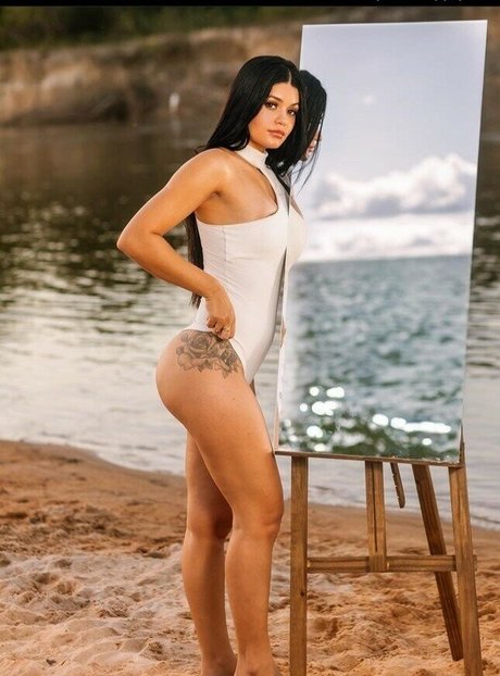 Paula Kamaisaka naked actress img