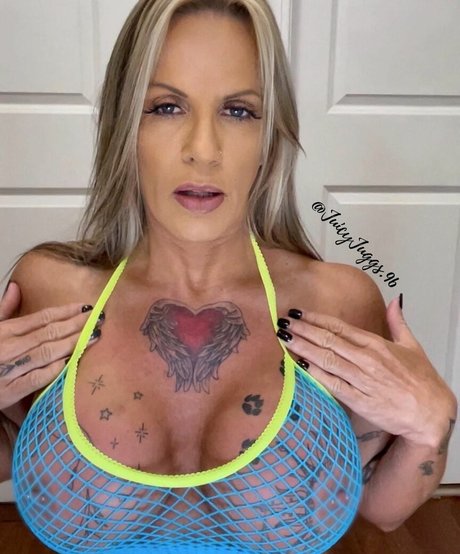 Juicy Juggs perfect actress img