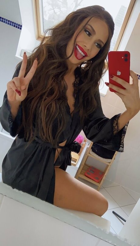 Esmeeteaches exclusive star photo