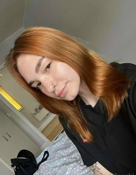 sonyasolanski sexy actress photos