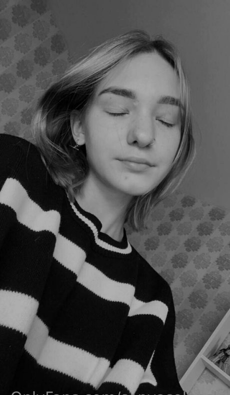 sonyasolanski porn model pic