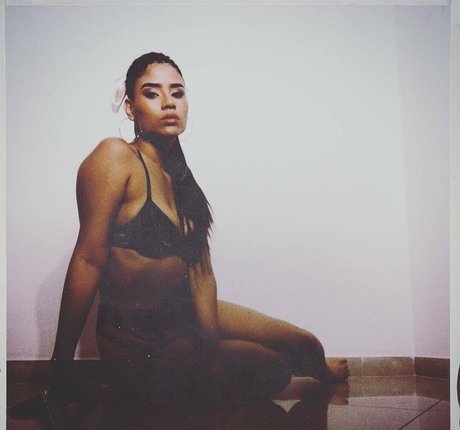 sophia lhorens naked actress gallery