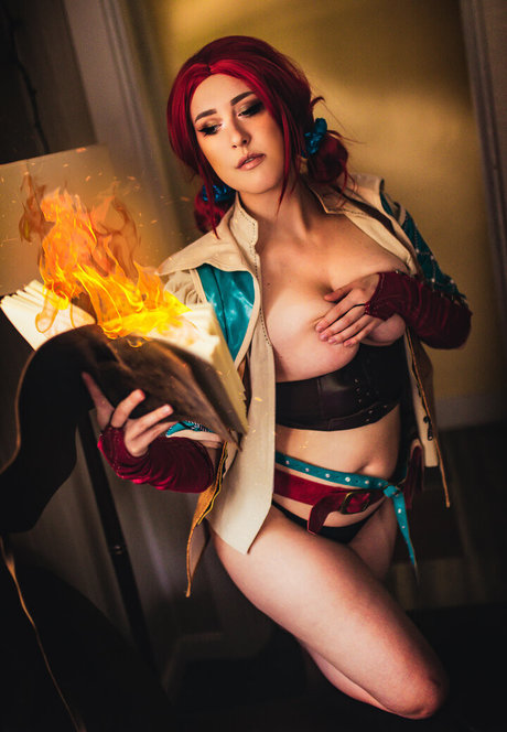 yoemilyreyfree naked actress images