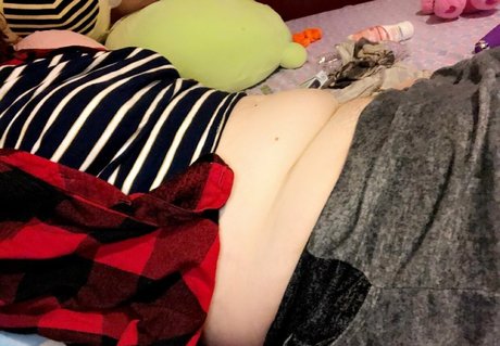 skylakat pornstar erotic photo