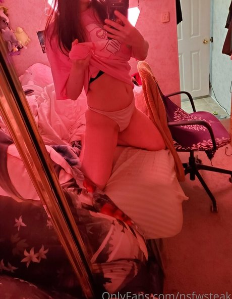 nsfwsteak pretty model picture