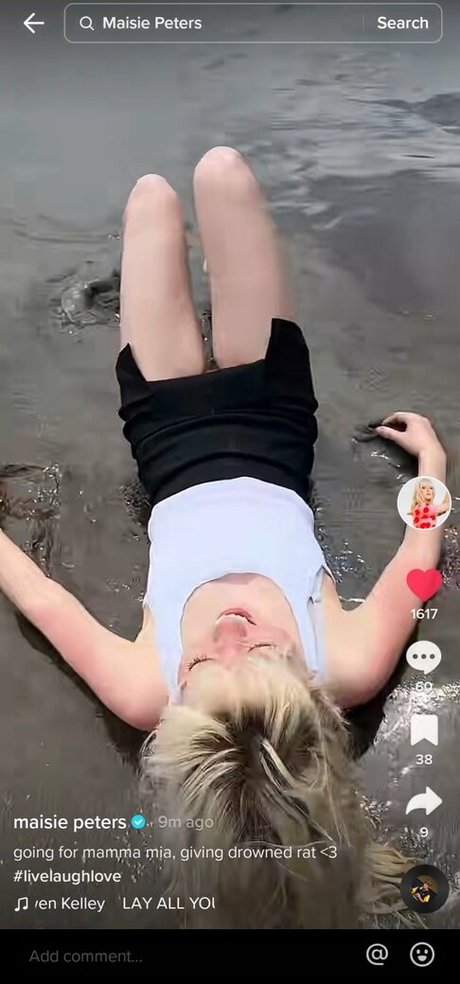 Maisie Peters star pics