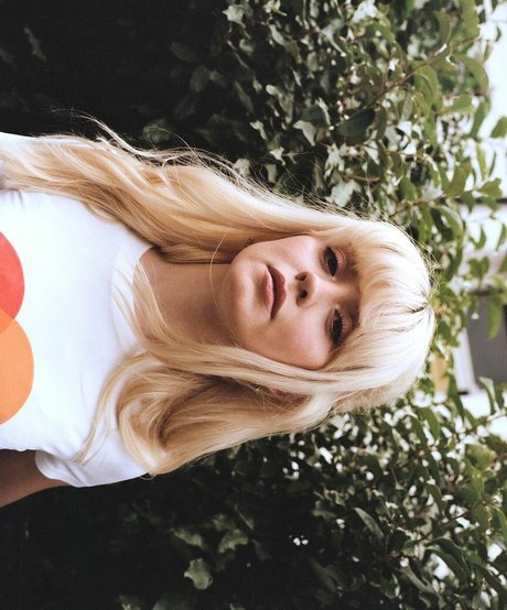 Maisie Peters pornstar images