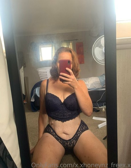 honeynz free exclusive model photo