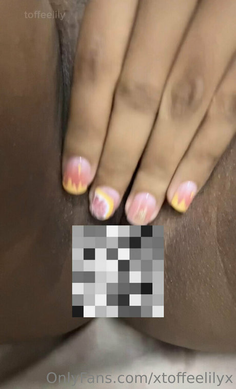 xtoffeelilyx naked star images