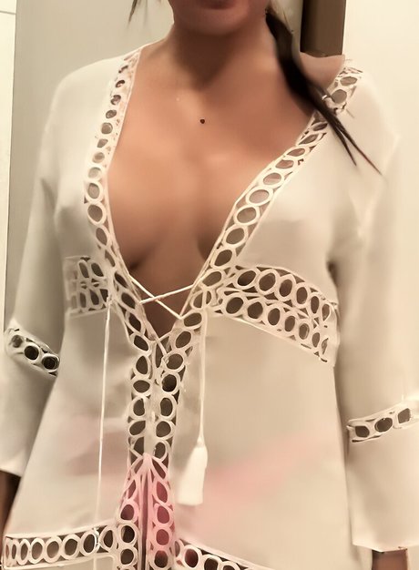 Bella Menezes model free pictures