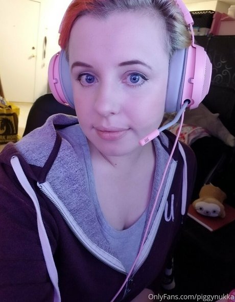 piggynukka pornographic actress image