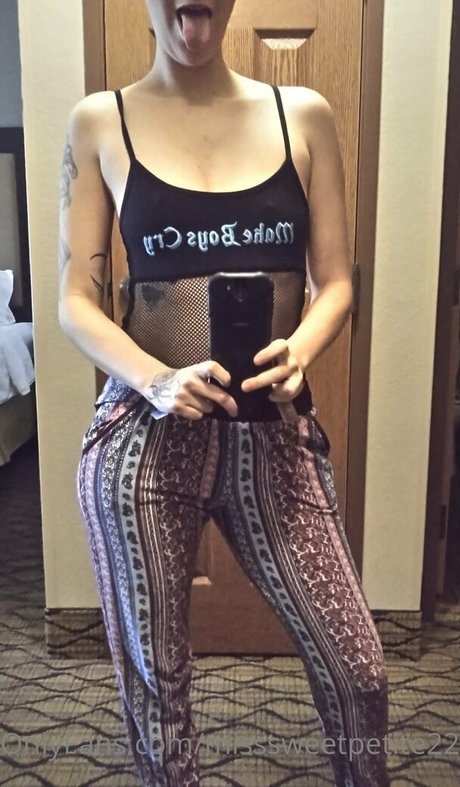 misssweetpetite22 pornstar top pic