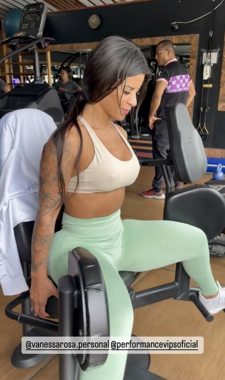 Aline Carvalho best model pics