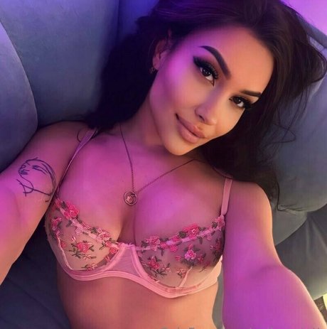 evilscarlett pornstar pretty pic