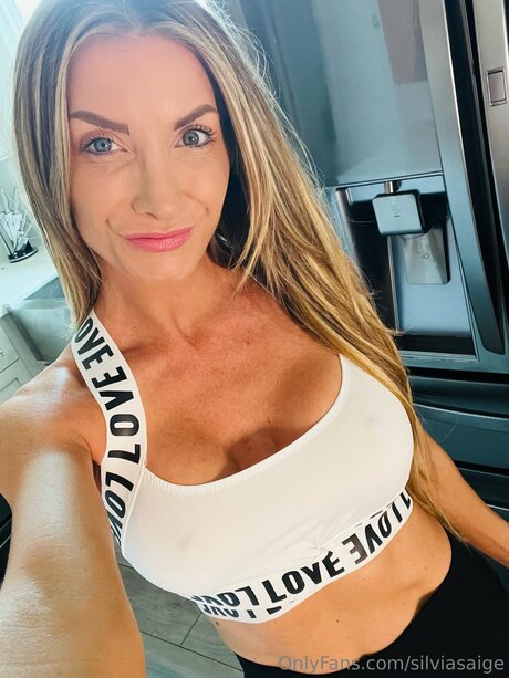 milf pregnant onlyfans adult pics