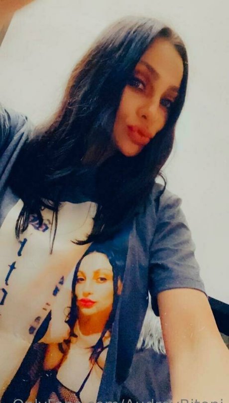 audreybitoni pornstar nude image