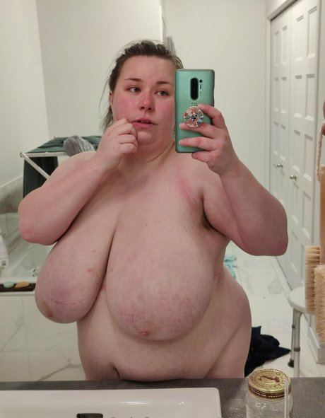 meloniekares pornstar nude images