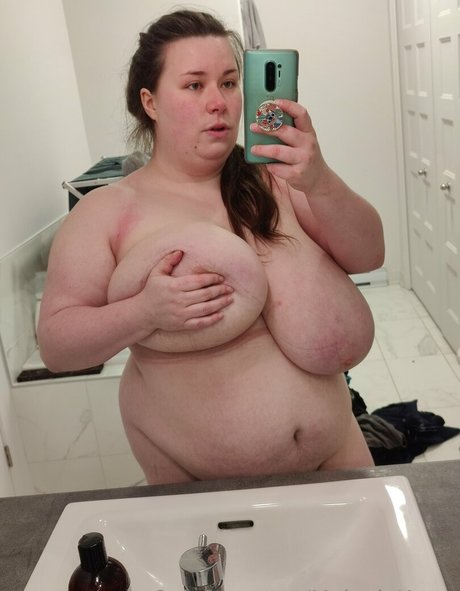 meloniekares model nudes images