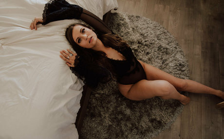 brunette bunny onlyfans top image