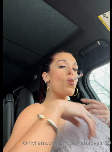 smokingbabygirl99 beautiful model images